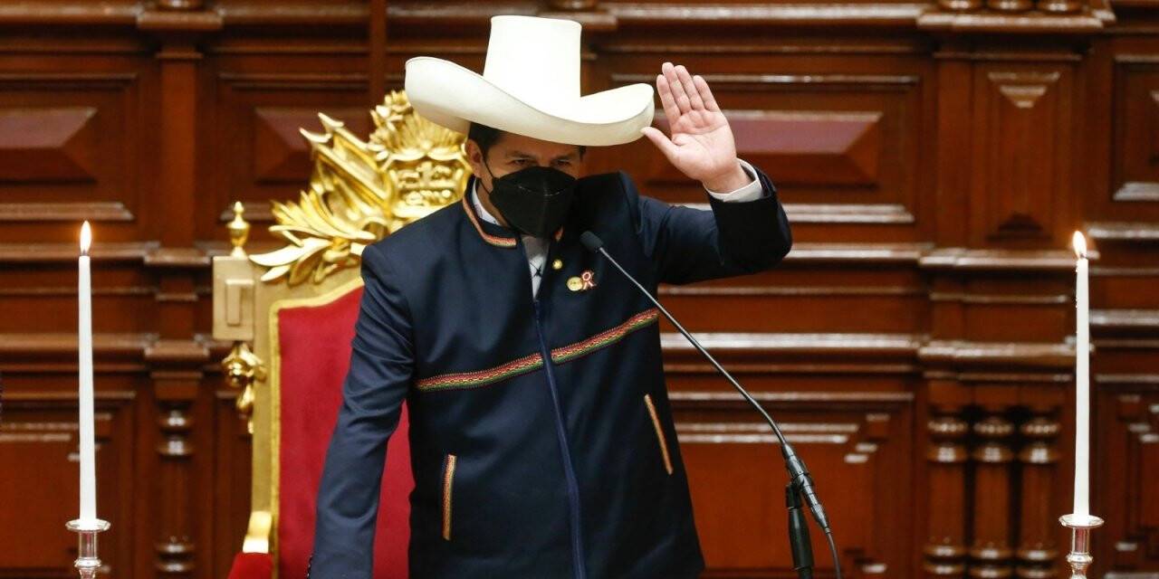 Peru’da Pedro Castillo Devlet Başkanı olarak yemin etti