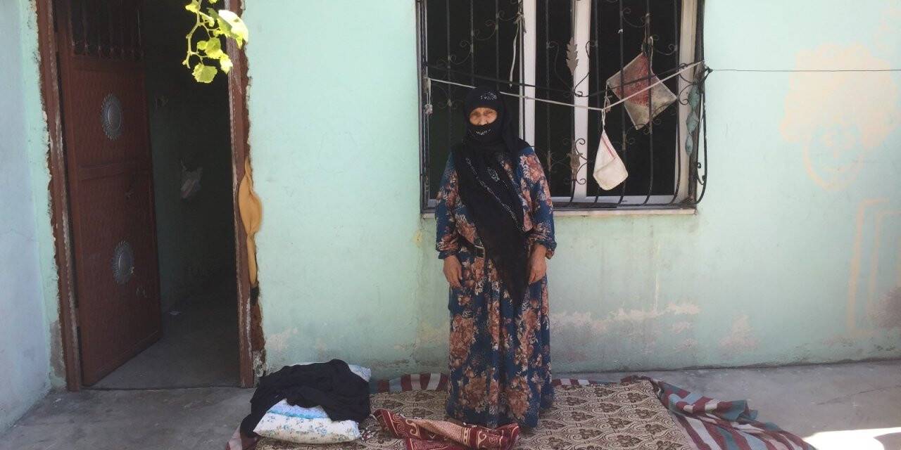 Tek odalı evinde yangın çıktı, giyecek kıyafeti bile kalmadı