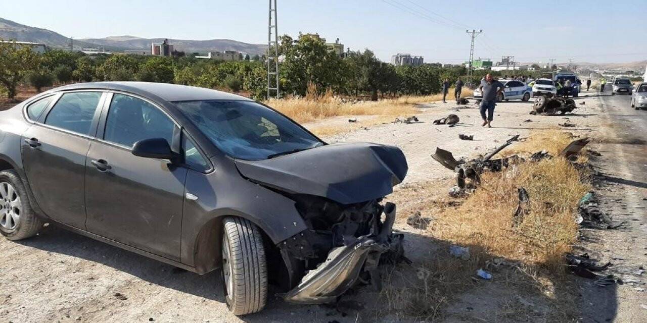 Karayolu savaş alanına döndü: 4 yaralı