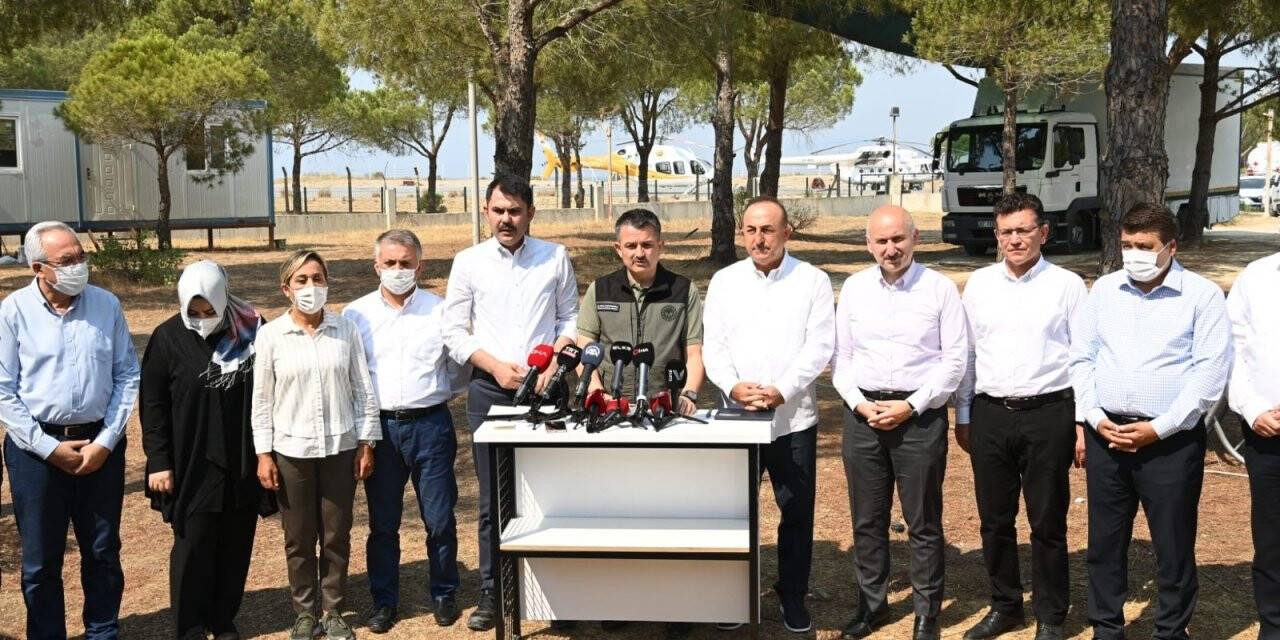 Bakan Karaismailoğlu: İnşallah en kısa zamanda tüm yangınları söndürme çabası içerisindeyiz