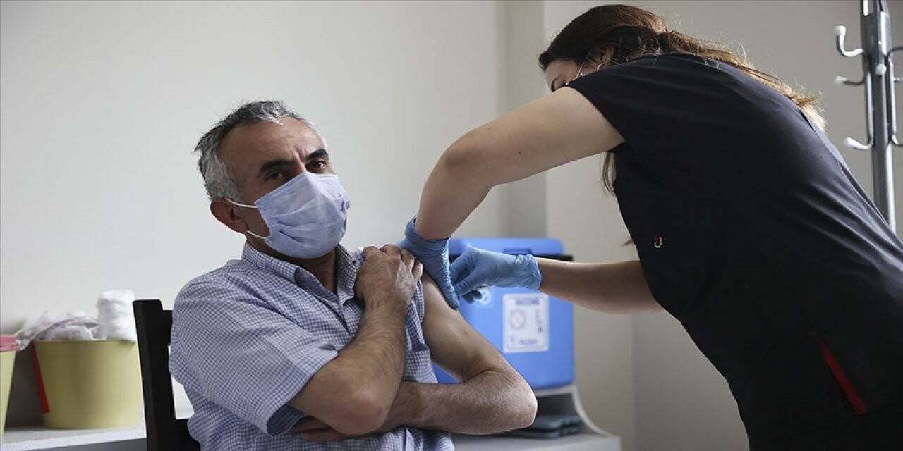 Bakan Koca'dan BioNTech aşısı için 'randevu alın' uyarısı