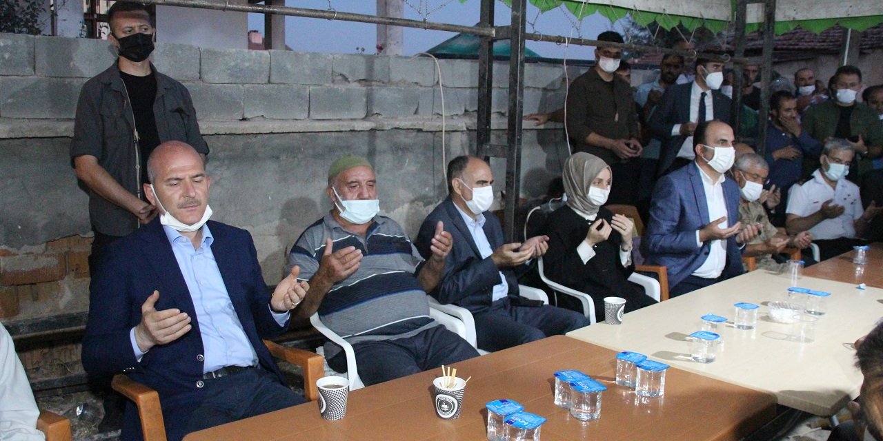 İçişleri Bakanı Soylu’dan katledilen ailenin yakınlarına taziye ziyareti