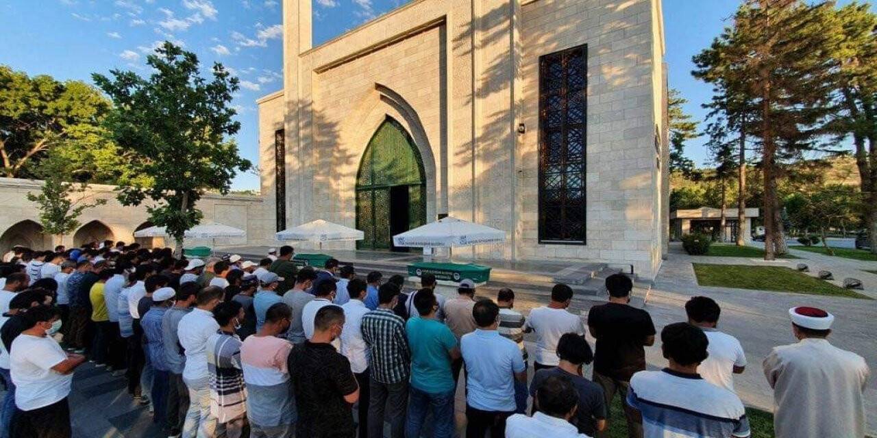 Boğulan 3 kişi toprağa verildi