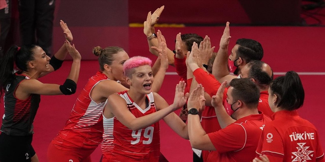 A Milli Kadın Voleybol Takımı, Tokyo 2020'de yarın Rusya Olimpiyat Komitesi ile karşılaşacak
