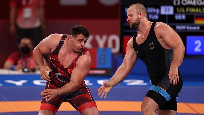 Milli güreşçi Rıza Kayaalp, olimpiyatlarda yarı finale yükseldi