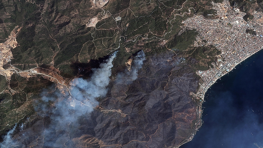 Manavgat ve Marmaris'teki orman yangınları uzaydan görüntülendi