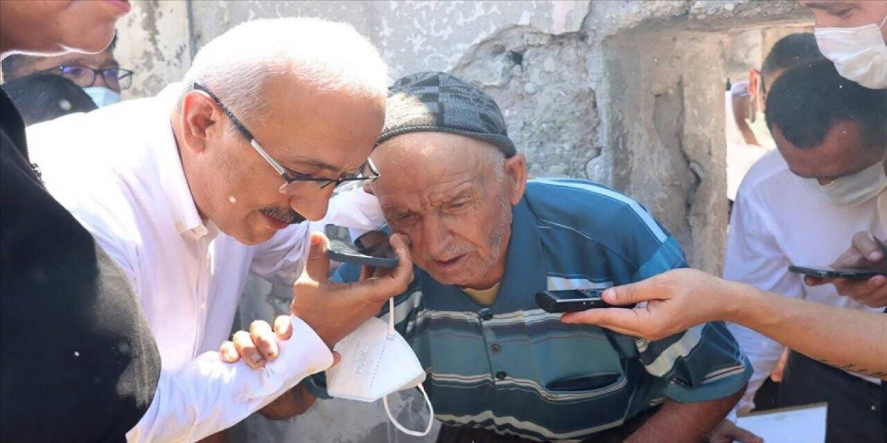 Cumhurbaşkanı Erdoğan Mersin'deki orman yangınında evi zarar gören yaşlı kişiyle telefonda görüştü