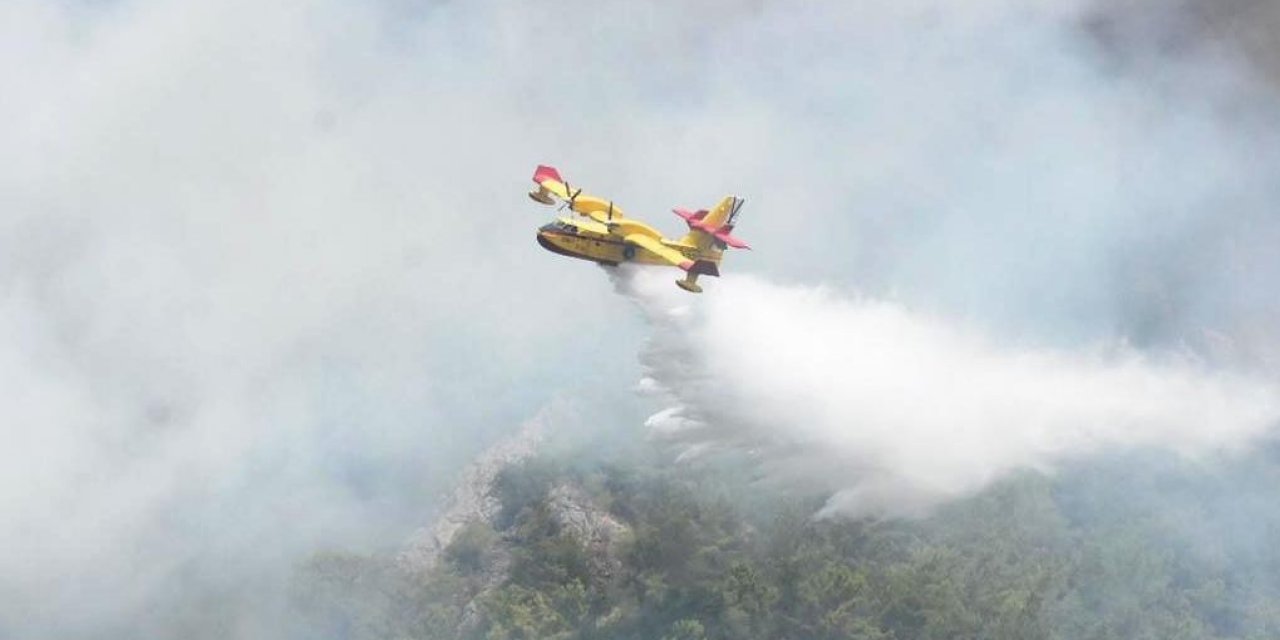 Uçak ve helikopterlerin sabahtan akşama yangın söndürme mesaisi (TIKLA&İZLE)