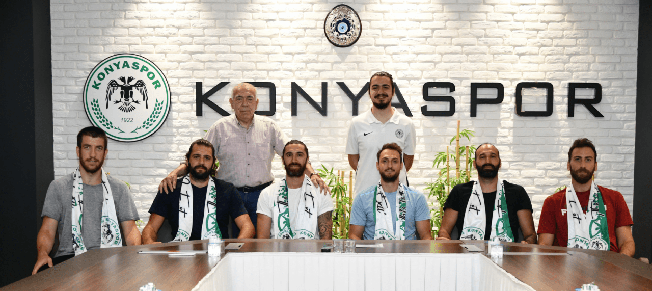 Konyaspor Basketbol'da imza töreni yapıldı