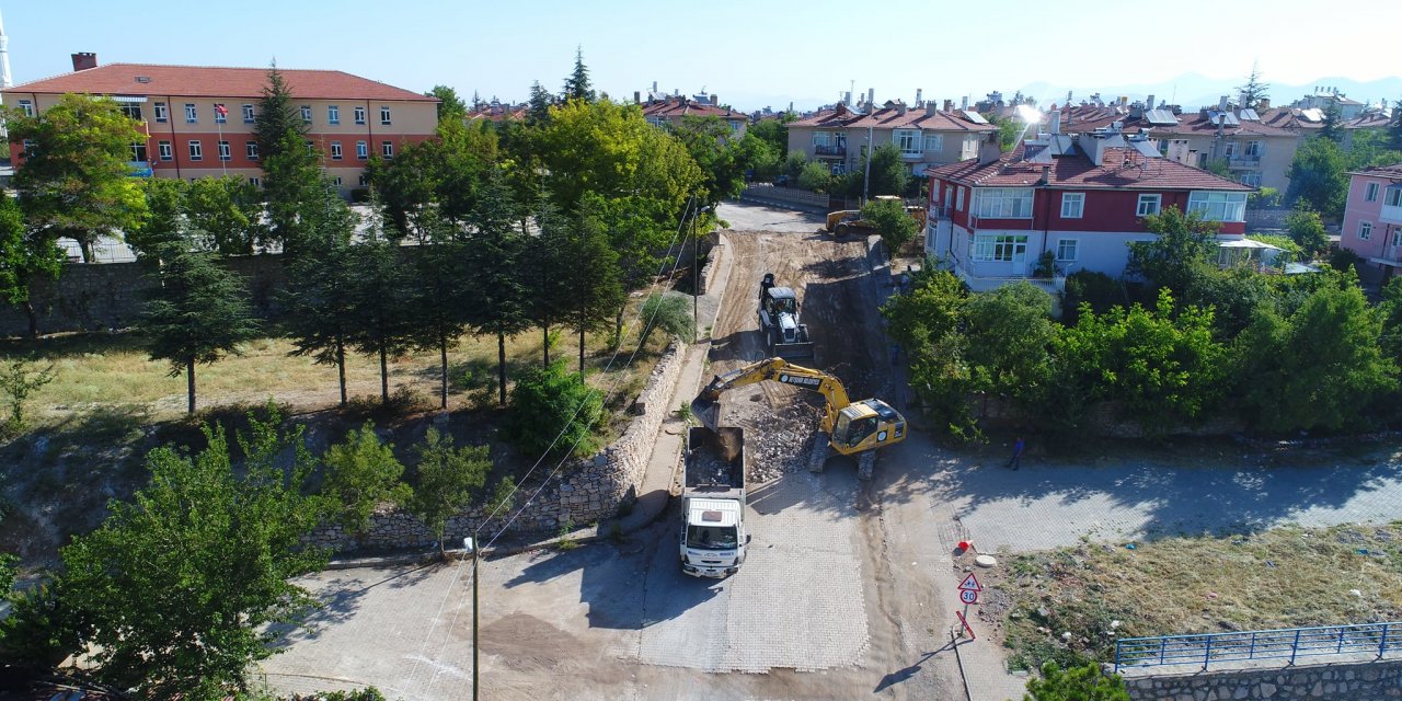 Beyşehir Belediyesi asfalt çalışmalarının startını verdi