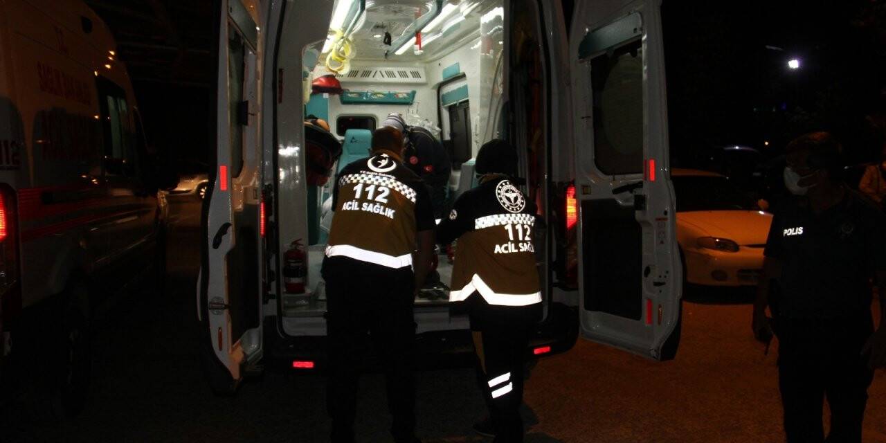 Kavgaya müdahale eden polisin ayağını otomobil ezdi