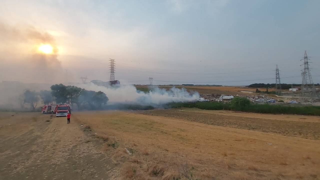 Silivri’de çöplük alanda yangın