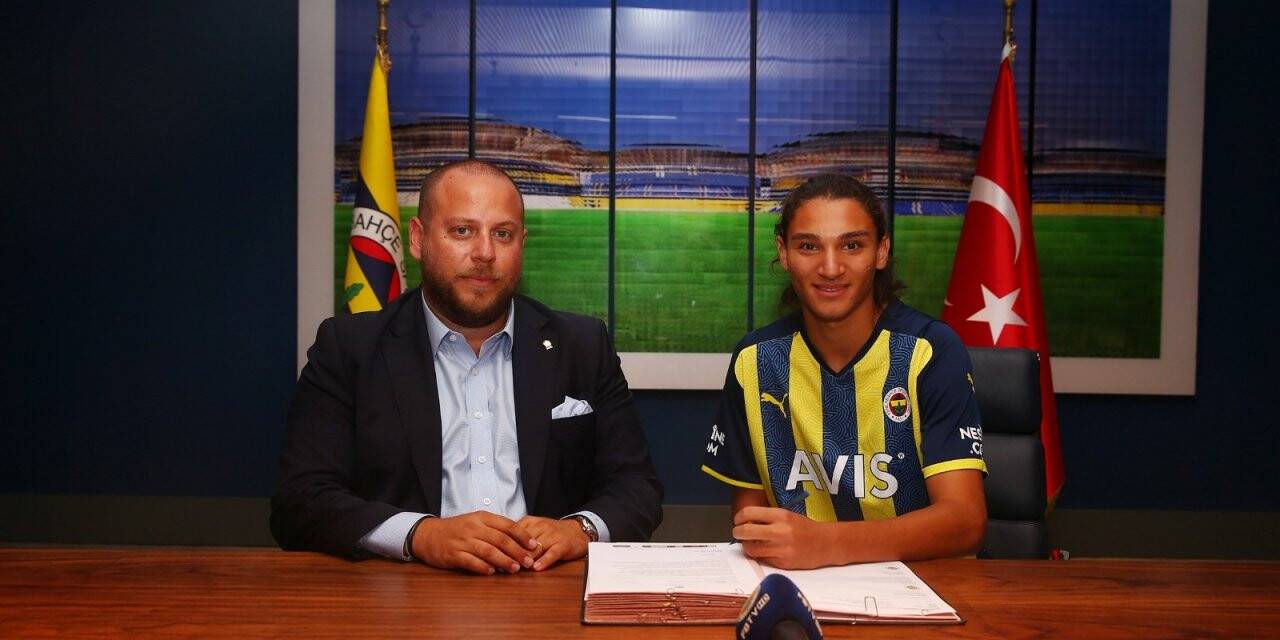 Fenerbahçe’den 17 yaşındaki Emir’e 3 yıllık sözleşme