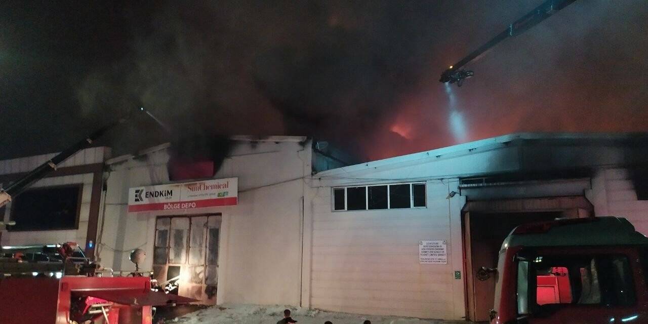 Boya fabrikasında korkutan yangın