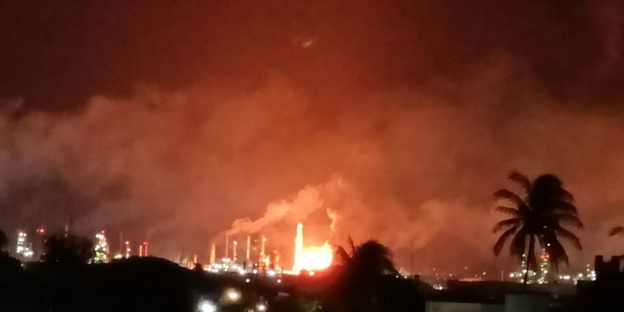 Meksika’da petrol rafinerisinde korkutan yangın