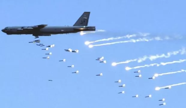 ABD Taliban'ı B-52'lerle bombaladı