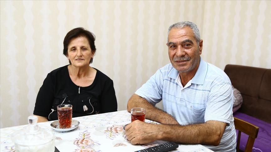 Marmaris'te Türk bayrağının yanmasına dayanamayan Azerbaycanlı itfaiyeci ailesini gururlandırdı