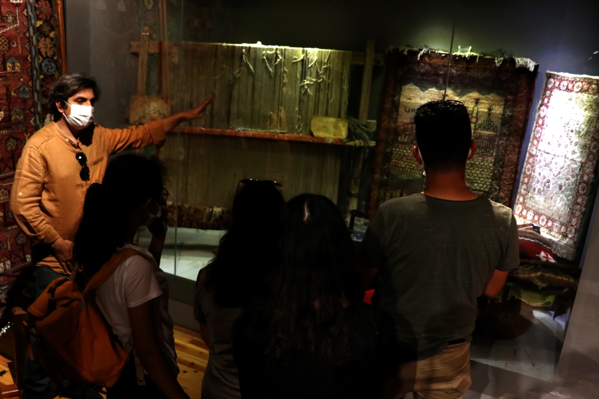 Sille'de müzede sergilenen eserler ziyaretçilerin ilgisini çekiyor