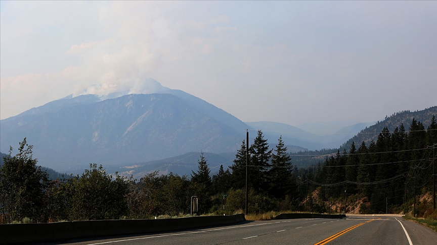 Kanada’da yüzlerce ayrı noktada çıkan orman yangınları sürüyor