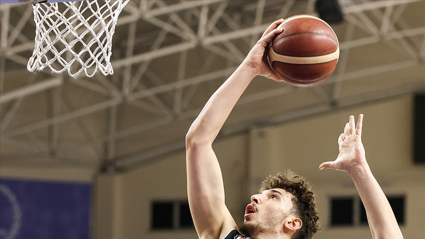 Milli basketbolcu Alperen Şengün, NBA Yaz Ligi'ne "double-double" ile başladı