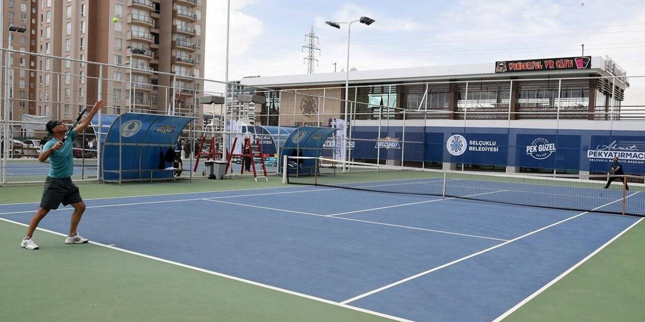 'Hafta Sonu Senyör Tenis Turnuvası’na kayıtlar sürüyor