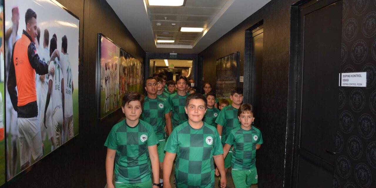 Konyaspor Futbol Okulları’nın eğitim kampına yoğun katılım