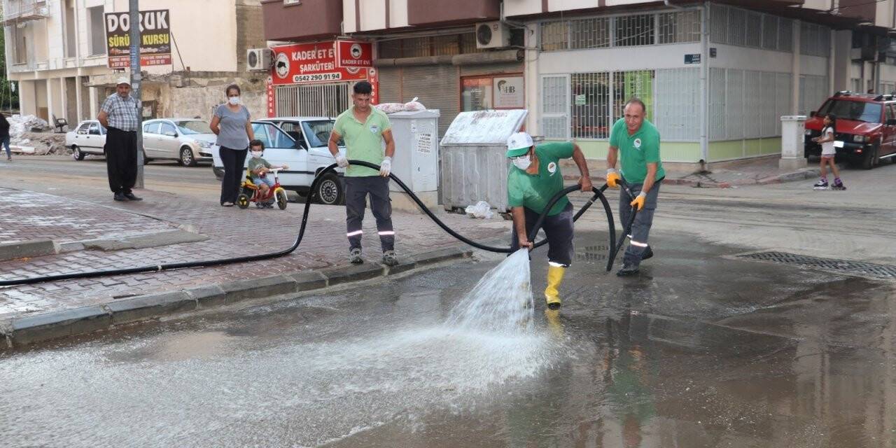 Toroslar’da sağanak yağış sonrası yaralar sarılıyor