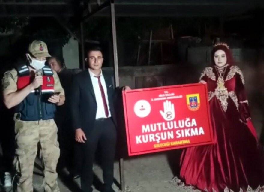 Jandarma’dan "Mutluluğa kurşun sıkma, geleceği karartma" uygulaması