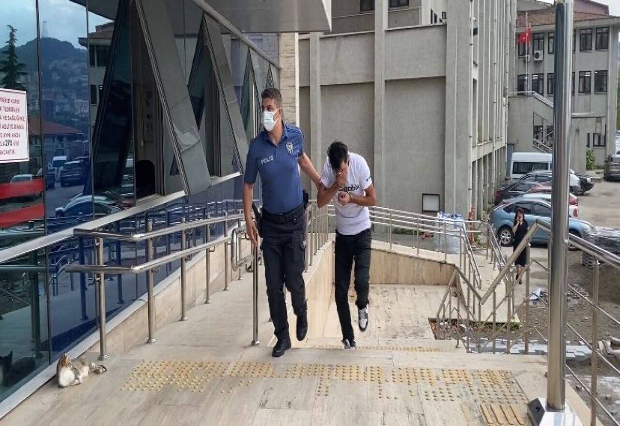 Kız yurdu önünde cinsel içerikli hareketler yapan şahıs adliyede