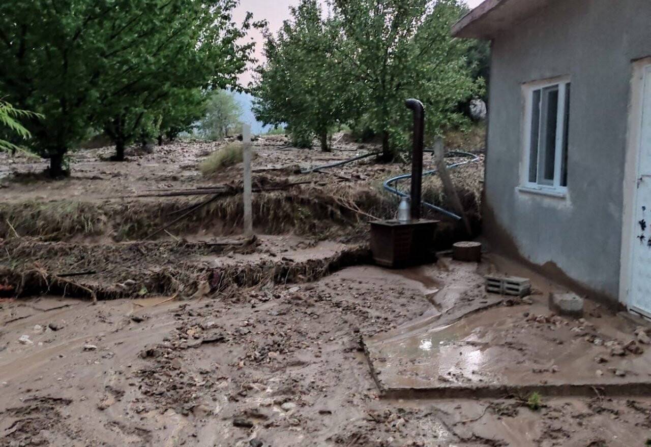 Malatya’da taşan dere sele neden oldu