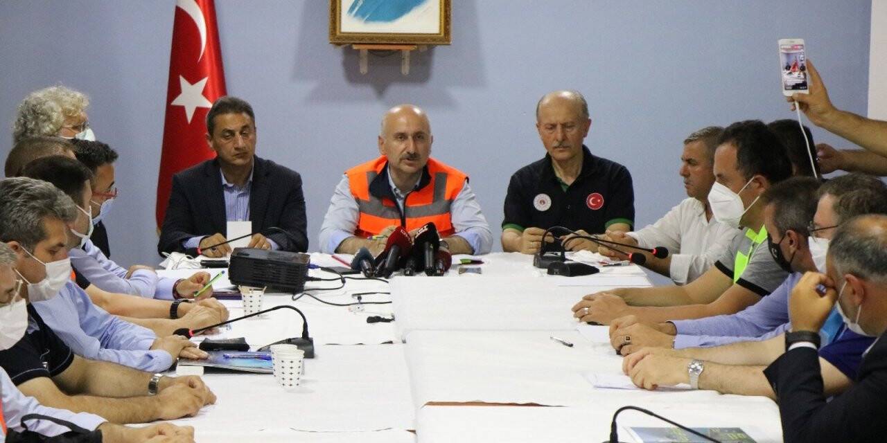 Bakan Karaismailoğlu: Ayancık’ta maalesef 2 vatandaşımız vefat etti