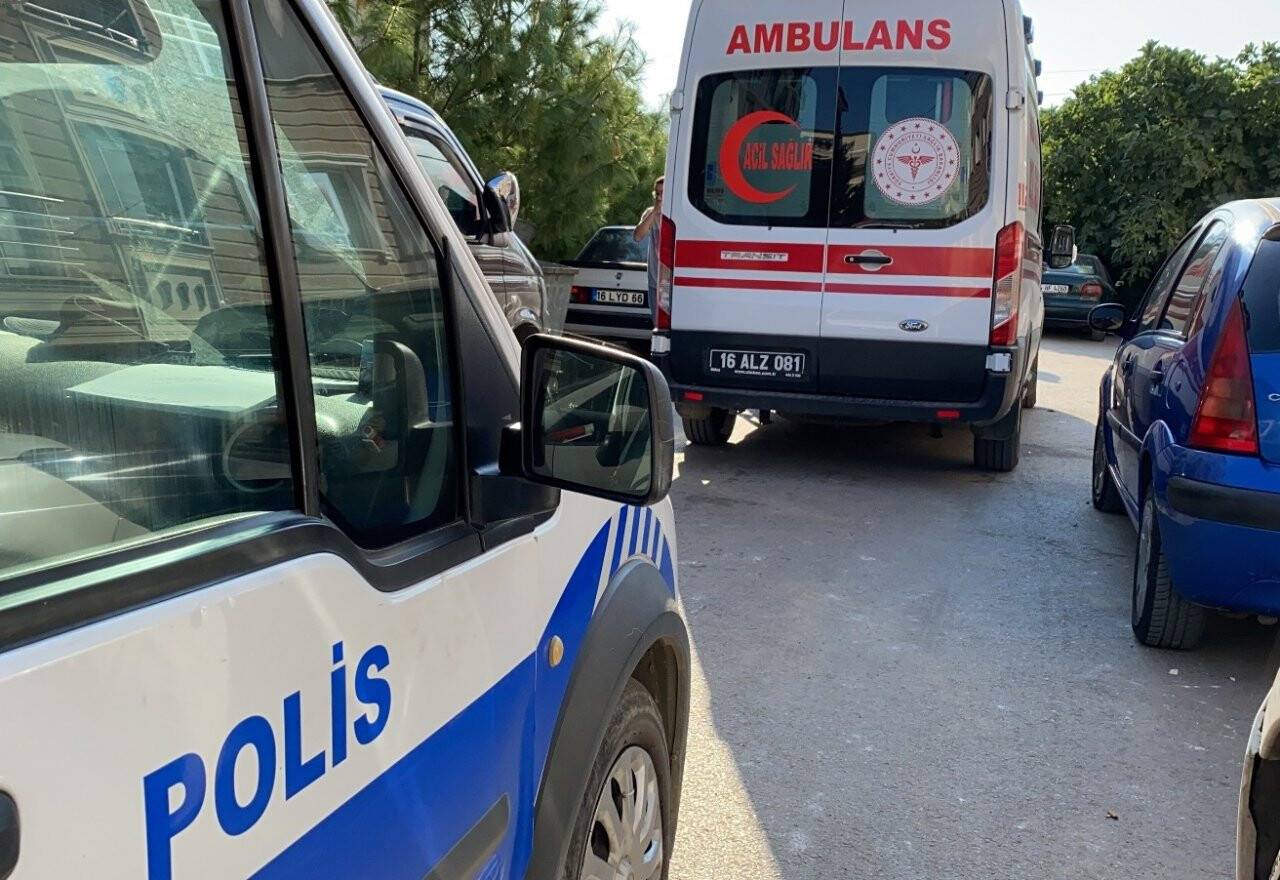 Silah sesine uyanan bina sakinlerine şok