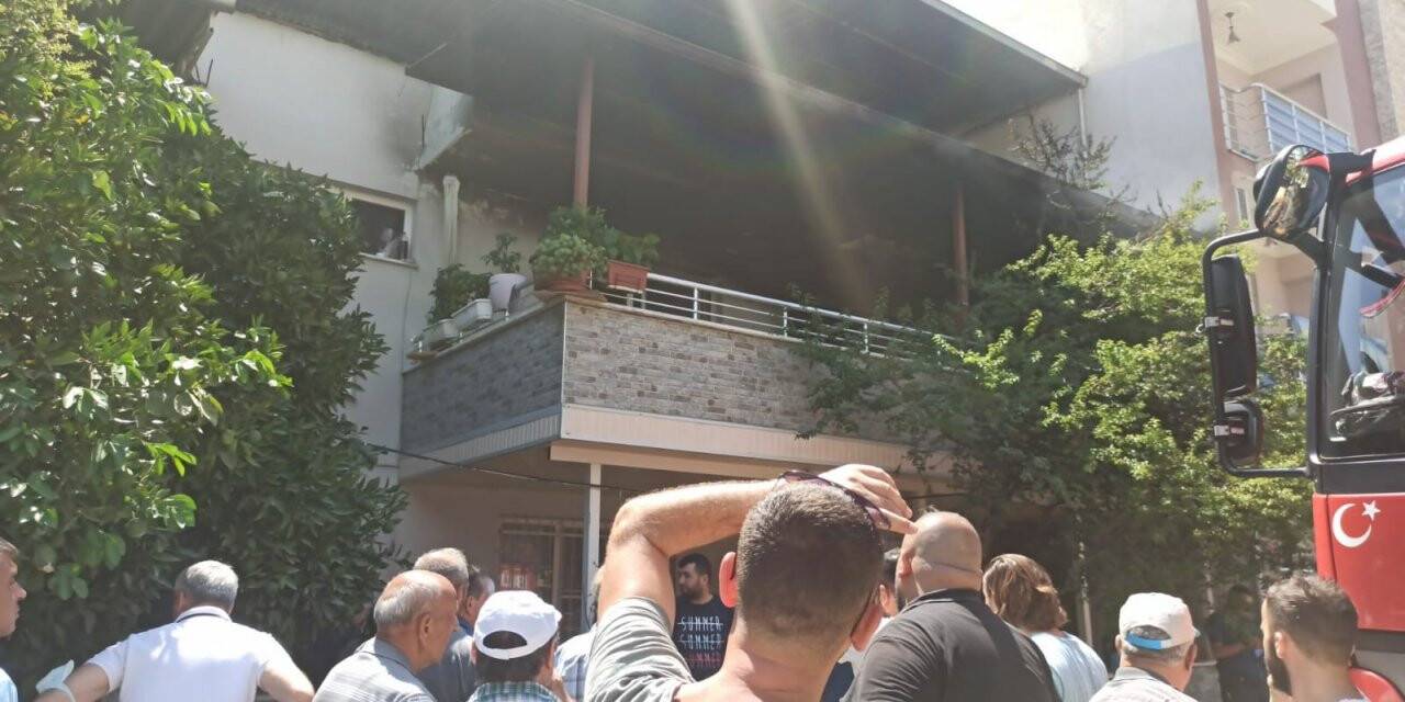 Şarj cihazından çıkan yangın evi küle çevirdi
