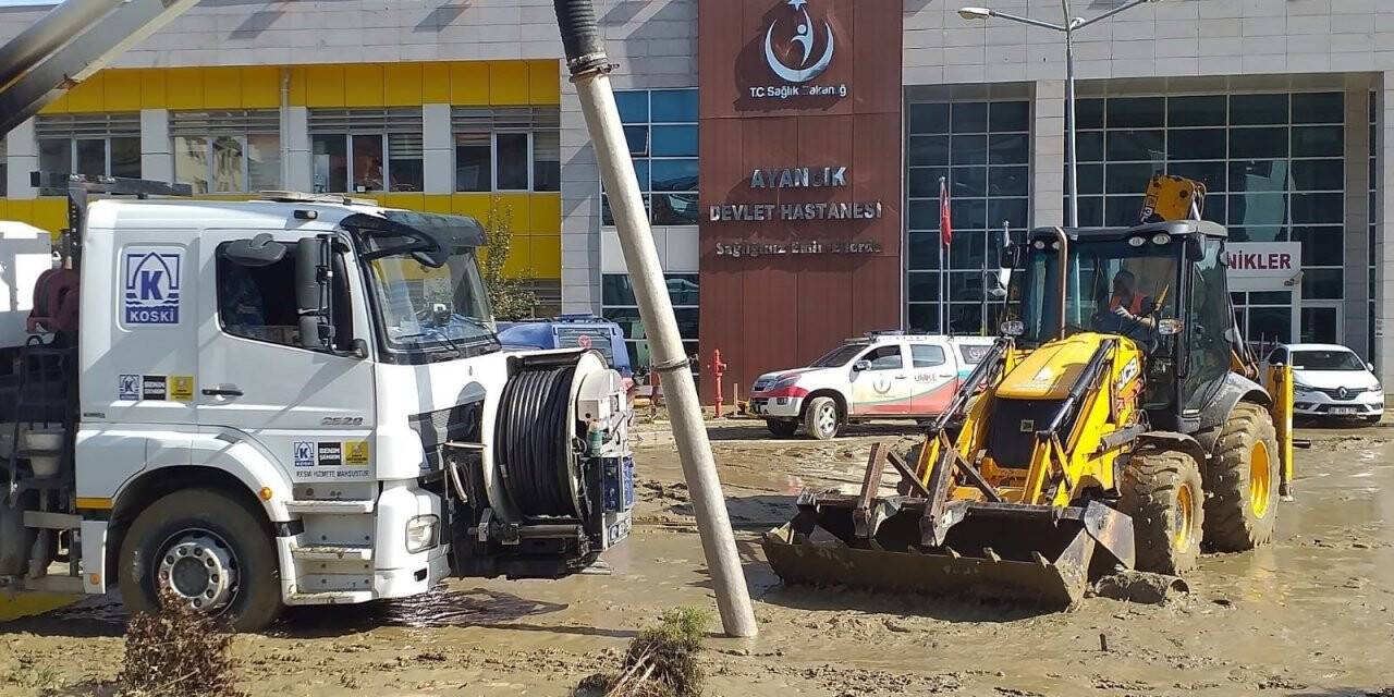Konya Büyükşehir sel bölgesindeki çalışmalara destek oluyor
