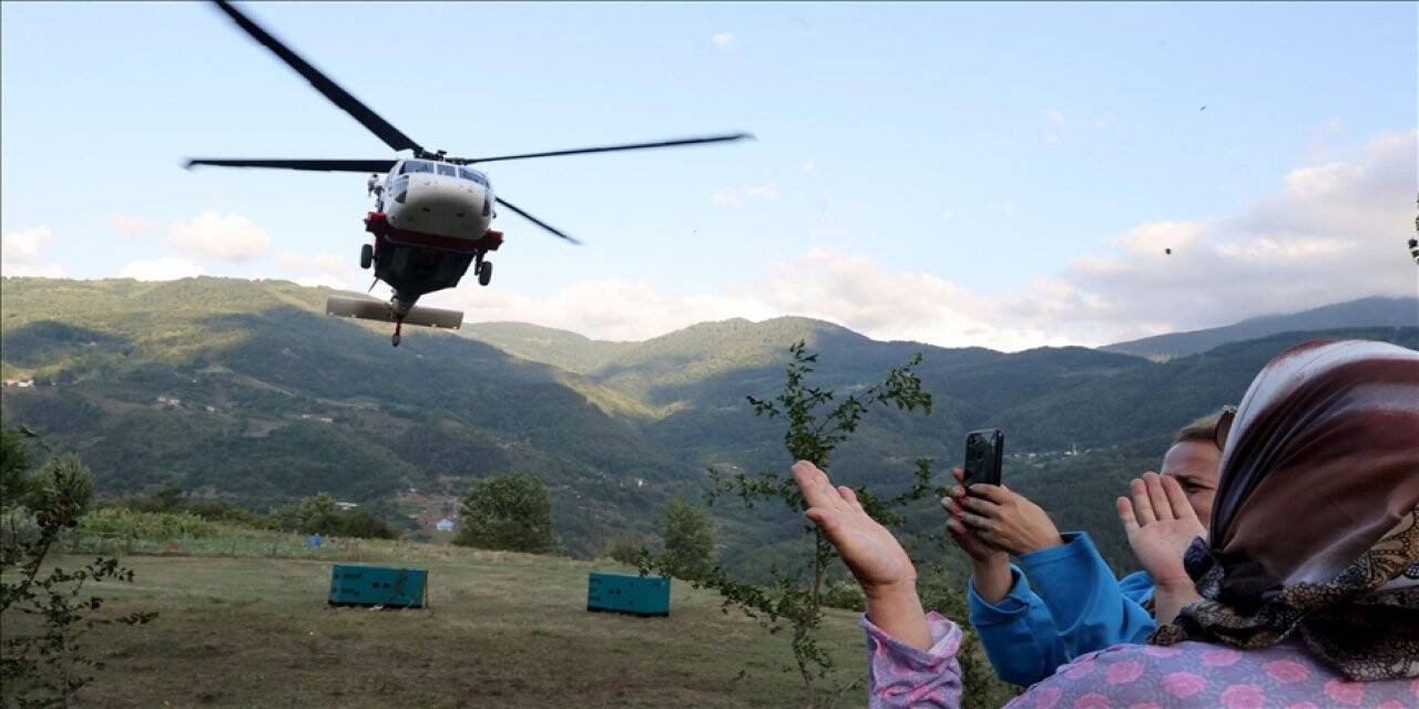 Sel felaketinin yaşandığı Bozkurt'ta köylere helikopterle jeneratör yardımı