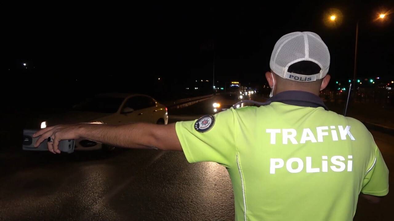 43 ilin geçiş güzergâhında ’HES kodu’ denetimi: ’Riskli’ yolcuya 4 bin 50 lira ceza