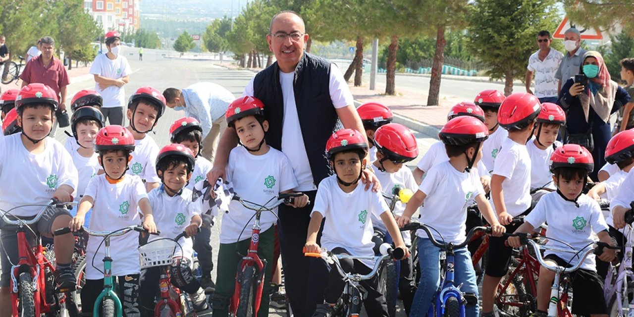 Meram’ın mahallelerinde bisiklet yarışı heyecanı yaşandı