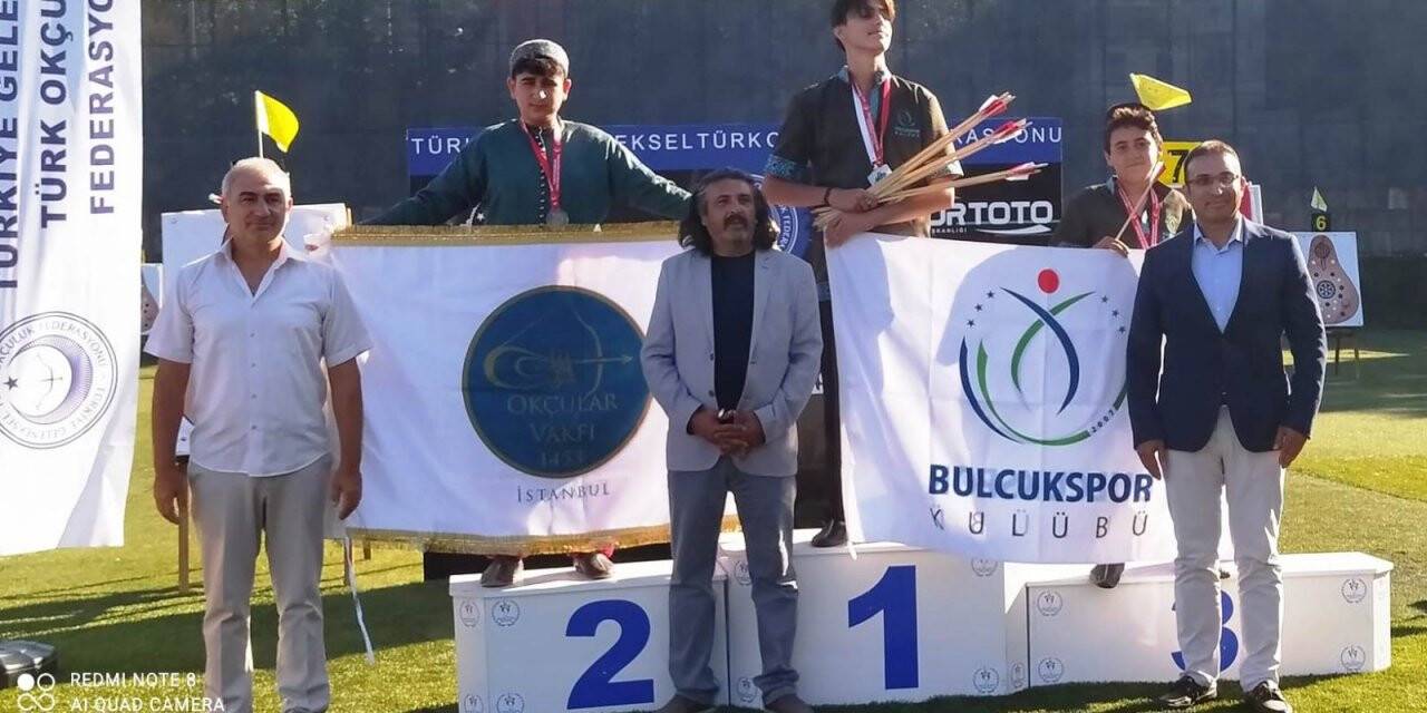 Bulcuksporlu okçulardan 3 derece