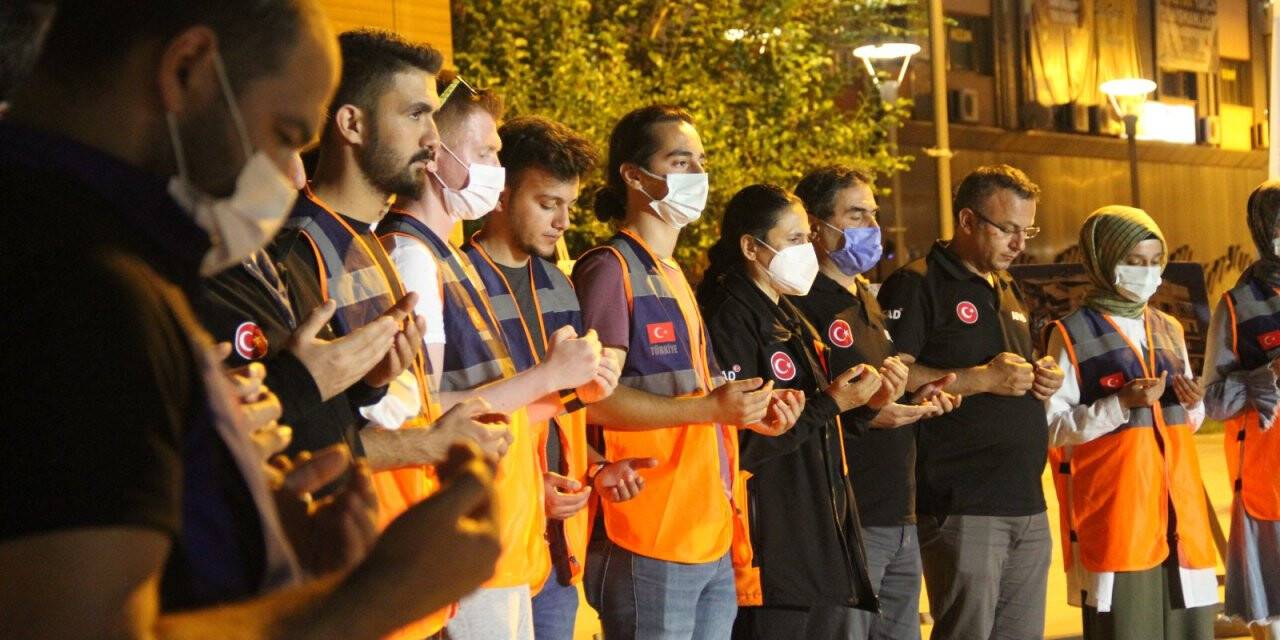Marmara depremi’nde hayatını kaybedenler Konya'da anıldı