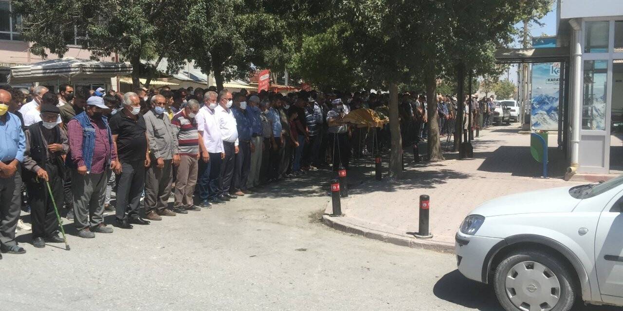 Cezaevinde ölen Büyükşen çiftçi cinayeti tutuklusu defnedildi