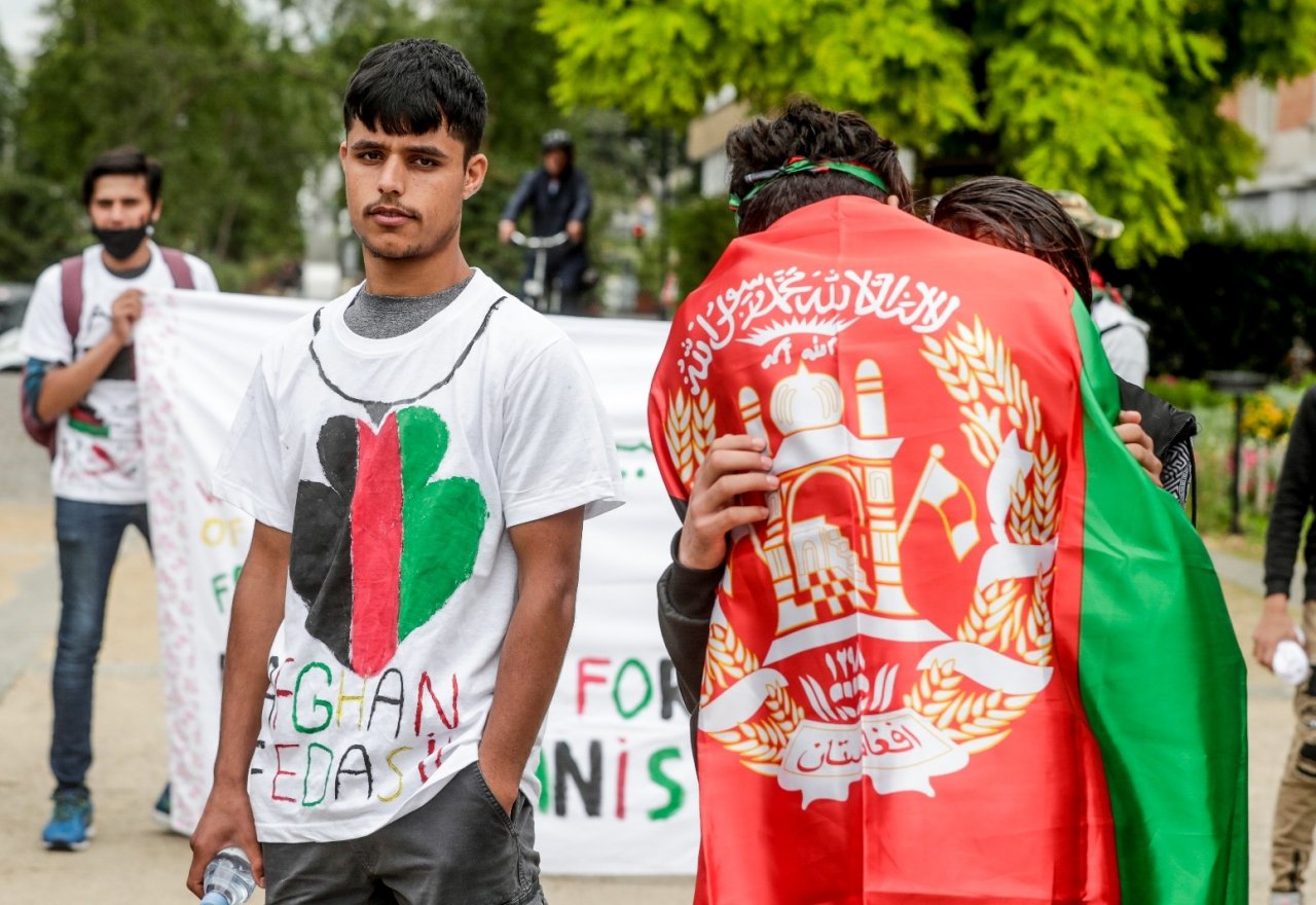 Brüksel’deki Afganlardan Taliban karşıtı protesto