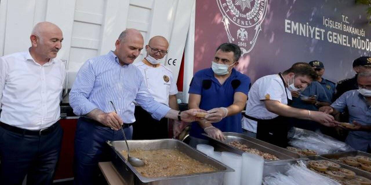 Bakan Soylu sel bölgesinde aşure dağıttı