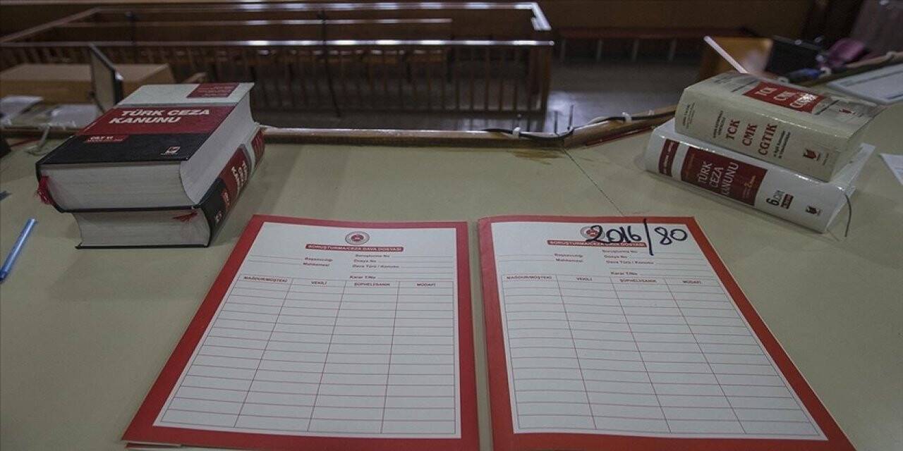 28 Şubat davasında cezası kesinleşen 14 emekli askerin rütbeleri sökülecek