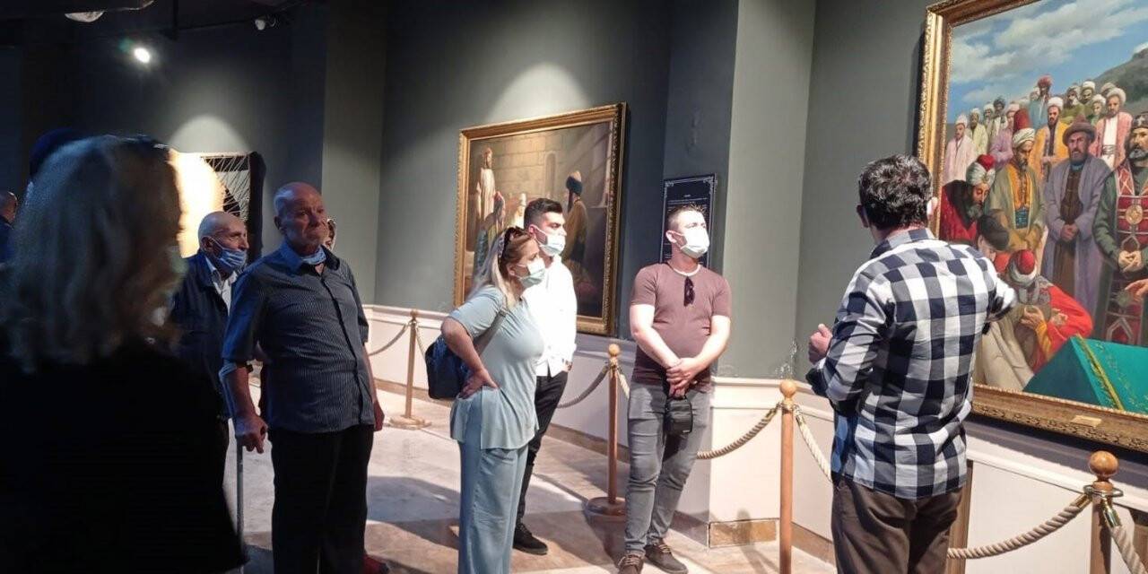 Konya gezisi ile yaşlıların yüzleri güldü