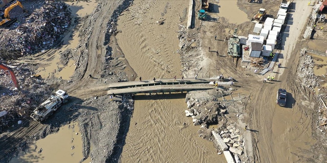 Bozkurt'ta sel ihtimaline karşı kaldırılan seyyar askeri köprü tekrar yerine konuldu