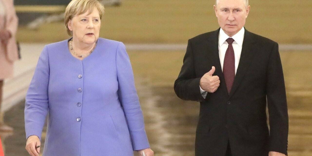 Putin: ABD ve NATO’nun Afganistan’daki operasyonlarının başarılı olduğunu söylemek mümkün değil