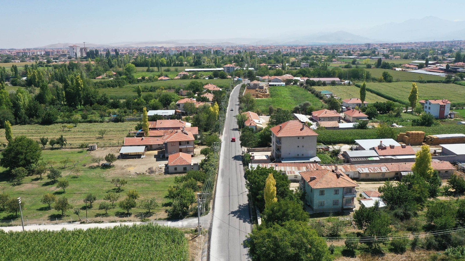 Konya Büyükşehir Ereğli’de bu yıl 22,6 kilometre mahalle yolu yapıyor