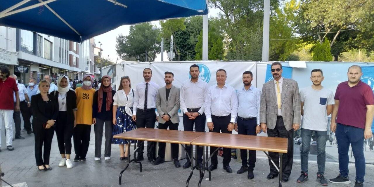 Konya Ülkü Ocakları’ndan aşure ikramı