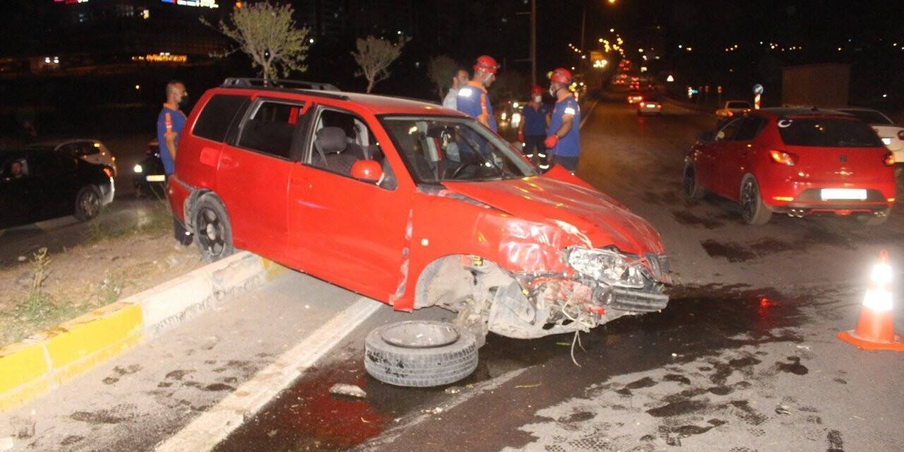 Düğünden dönen aile kaza yaptı!