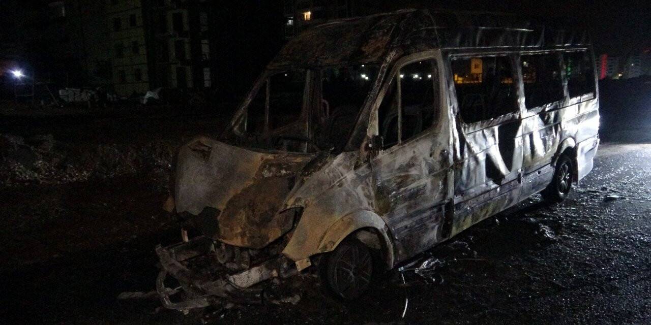 Seyir halindeyken aniden alev aldı, bomba gibi patladı